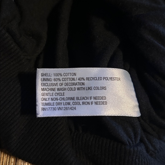 Wild Fable Women's Bubble Hem
Sweatshirt Black Size Medium - Picture 6 of 9